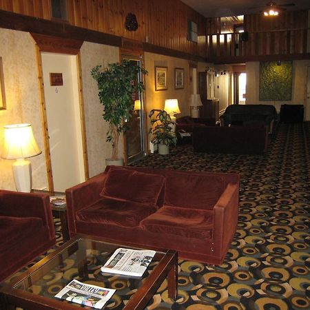 קרסטון Downtowner Motor Inn מראה חיצוני תמונה