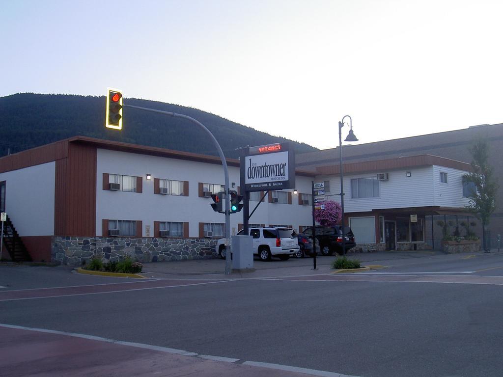 קרסטון Downtowner Motor Inn מראה חיצוני תמונה