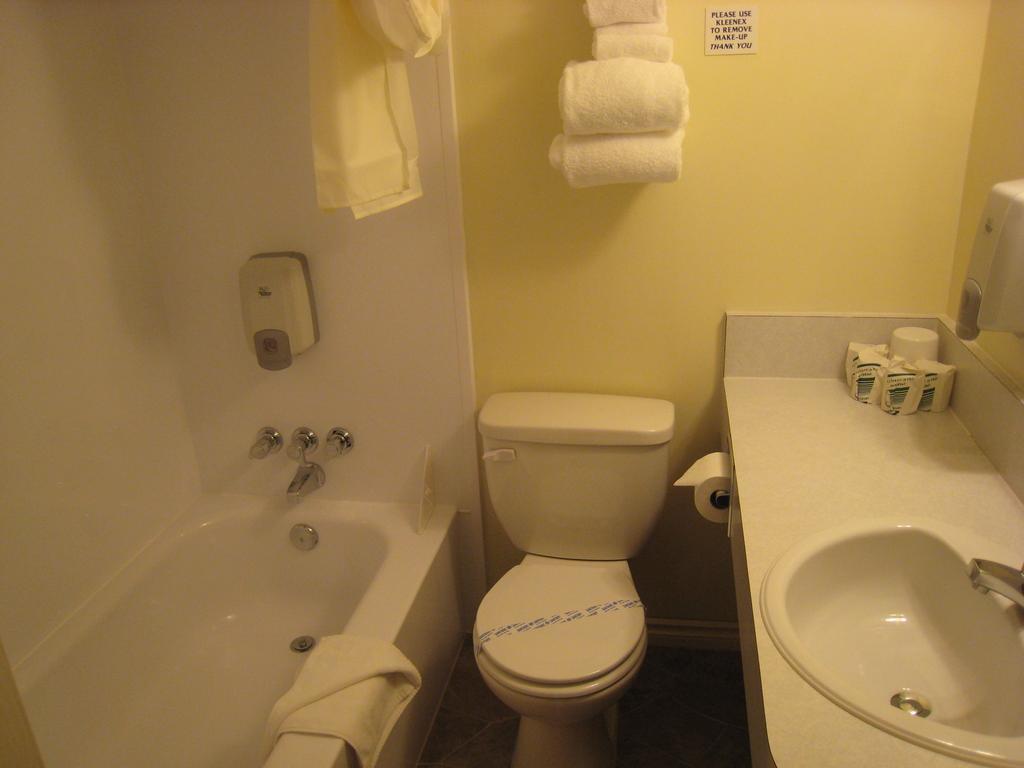קרסטון Downtowner Motor Inn חדר תמונה