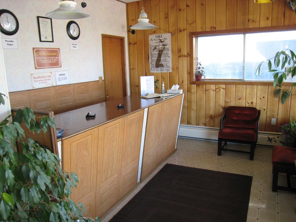 קרסטון Downtowner Motor Inn מראה חיצוני תמונה