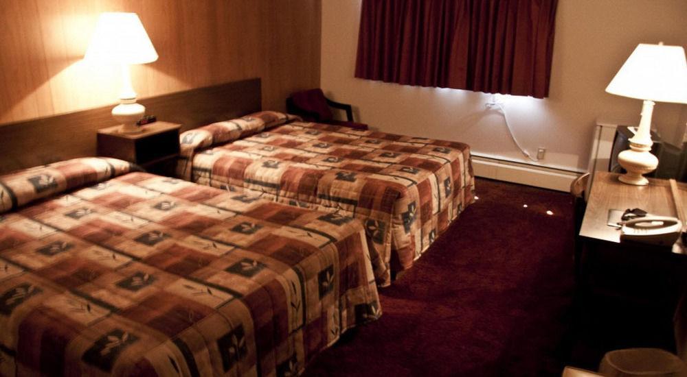 קרסטון Downtowner Motor Inn מראה חיצוני תמונה