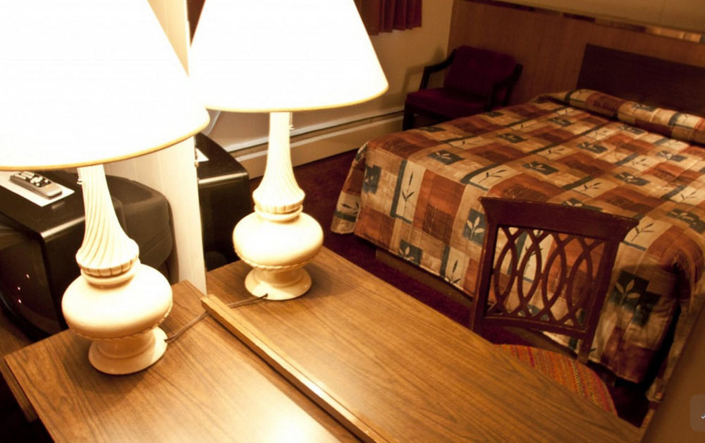קרסטון Downtowner Motor Inn מראה חיצוני תמונה